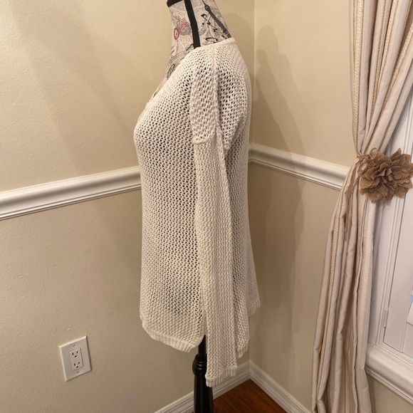 Express Women's Ivory Scoop Neck Sweater - Picture 5 of 7